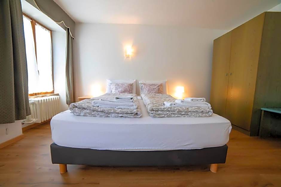 Hotel Des Alpes - Restaurant & Pizzeria