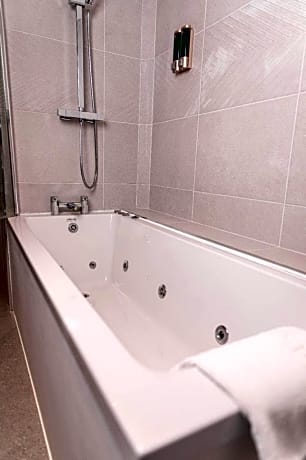 Economy Double Room with No Window
