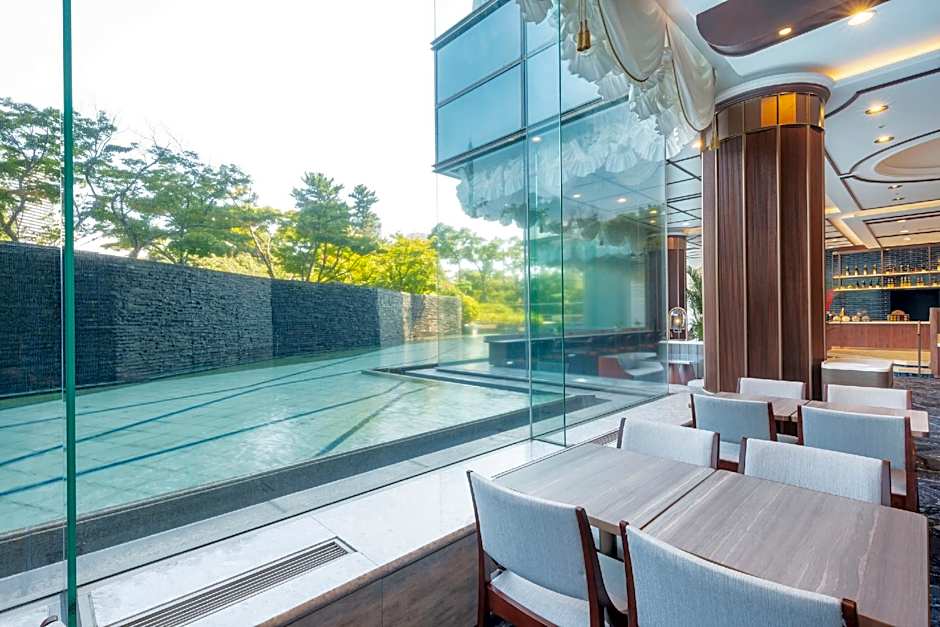 Hotel Springs Makuhari Premier