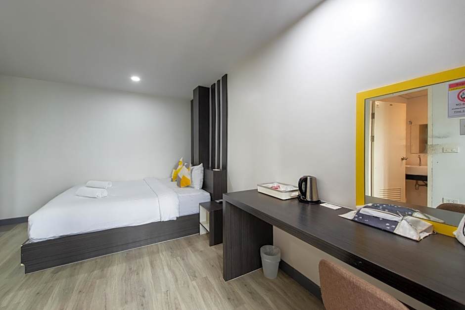 Riski Residence Bangbuathong