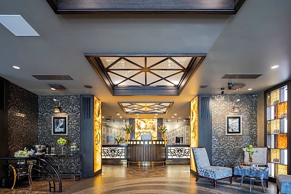 Metropole Hotel by Semarah