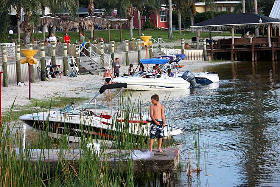 Lake Roy Beach Inn - Winter Haven