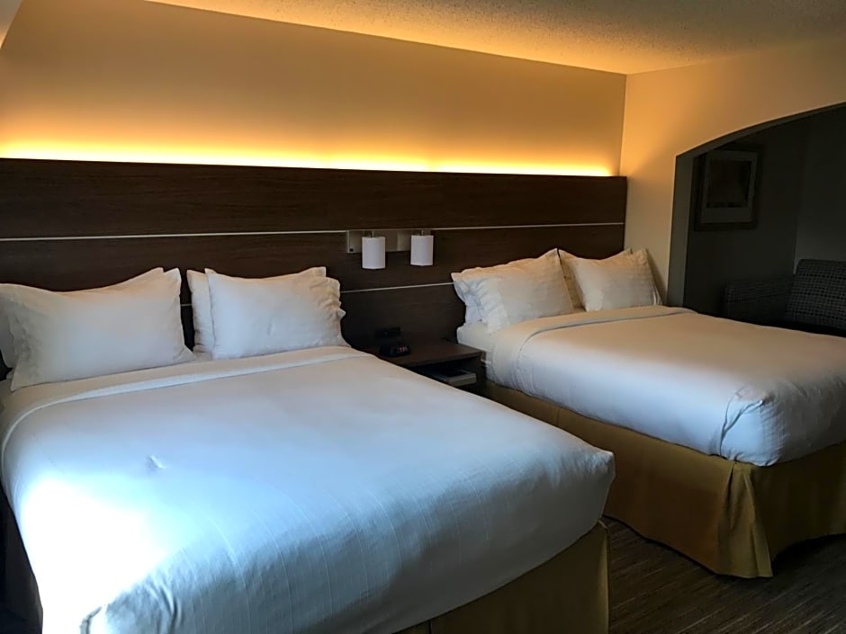 Holiday Inn Express Hotel & Suites Louisville East By IHG