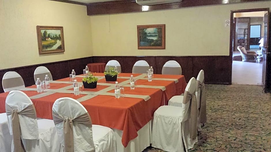 Grand Plaza La  Paz Hotel & Suites
