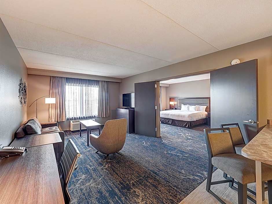 DoubleTree By Hilton Hotel Bloomington