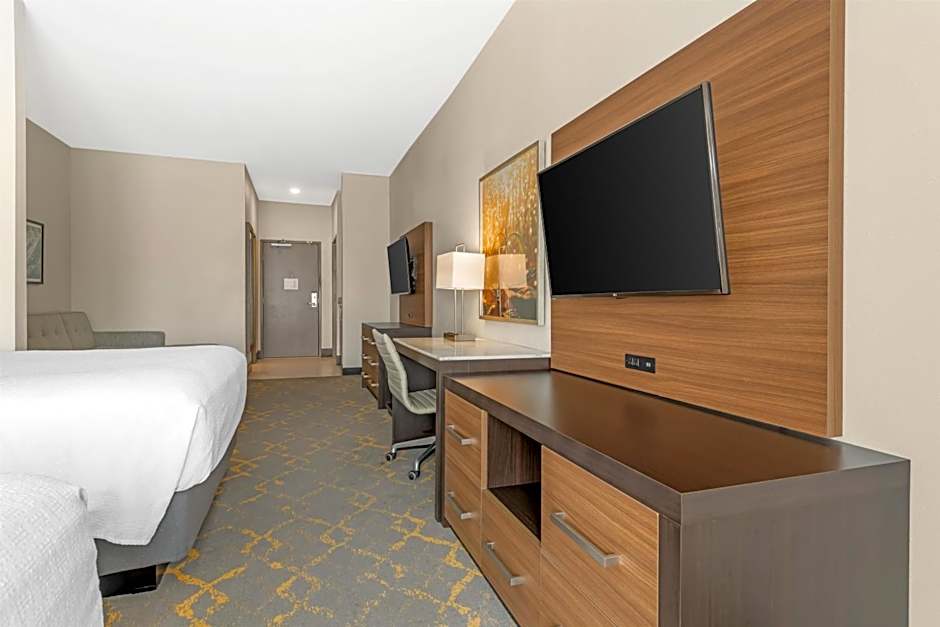 Best Western Plus Isanti