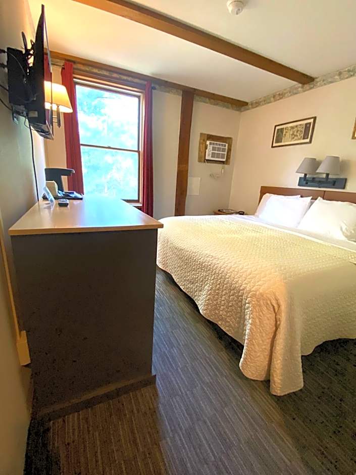 Lake Ontario Motel & Inn