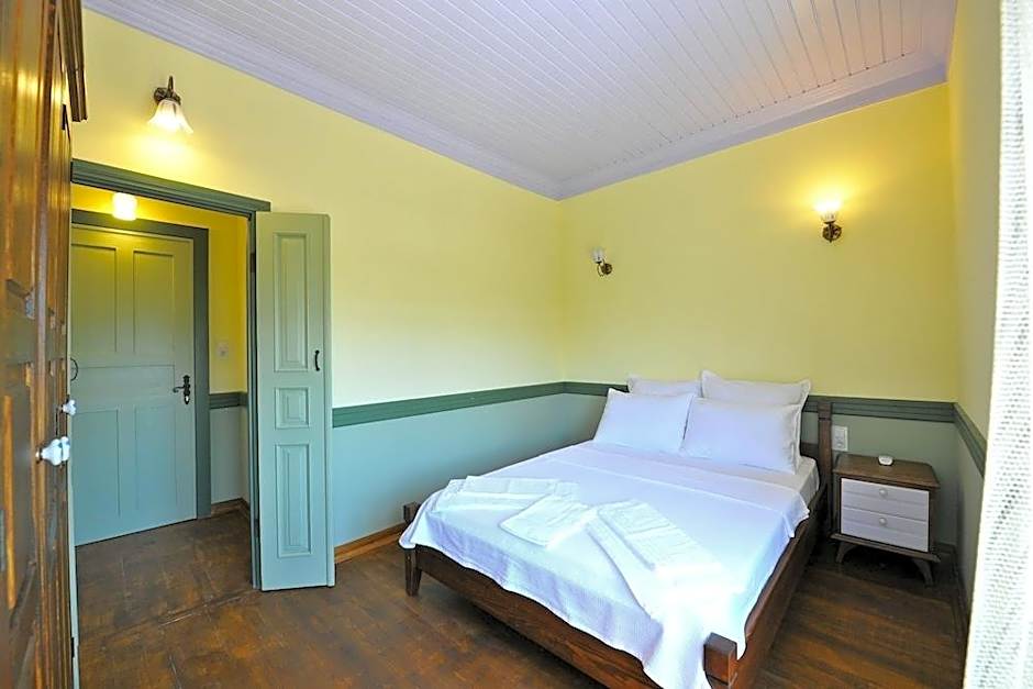 Petrino Gokceada Hotel Kitchen