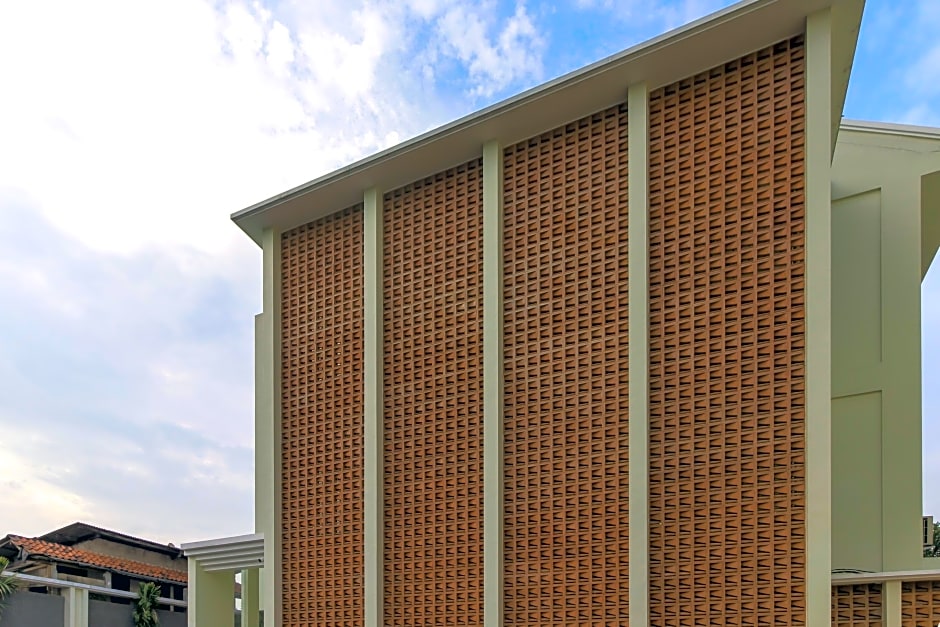 RedDoorz Premium near Ragunan Zoo 2