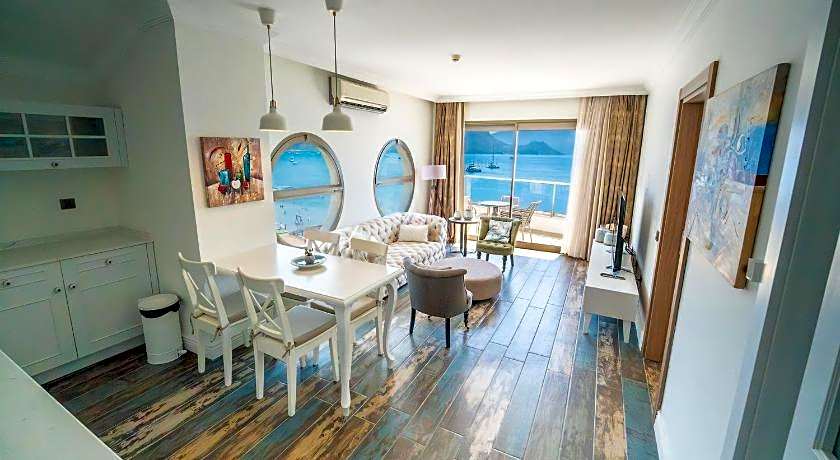 Aurasia Beach Hotel