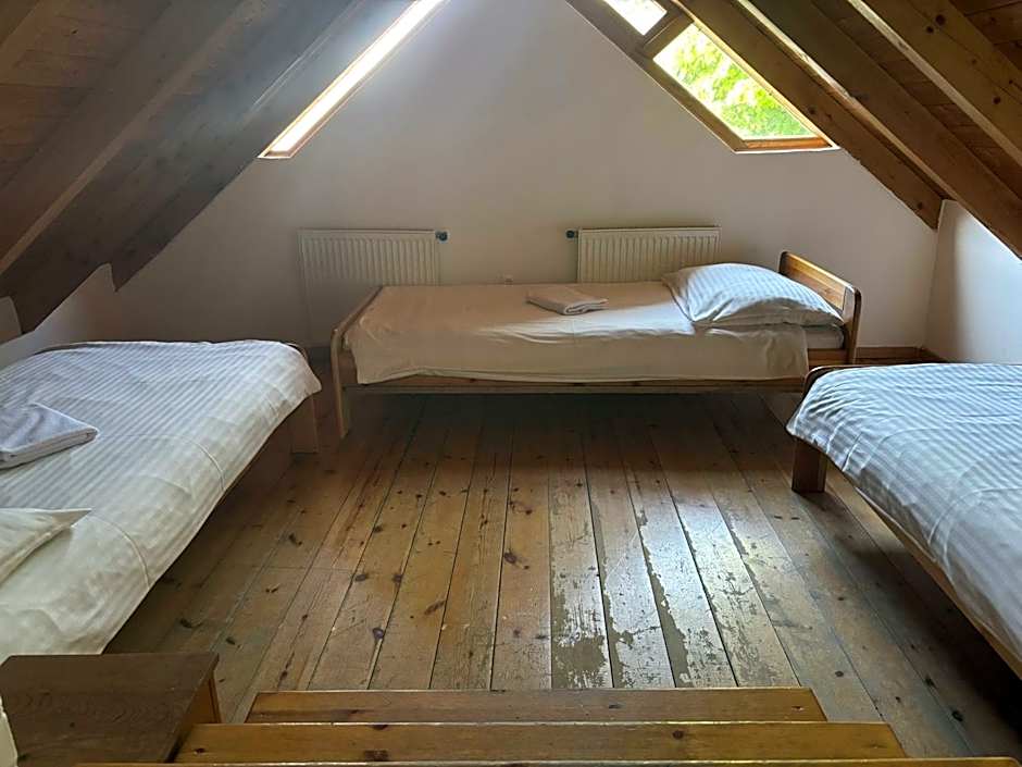 Hollóköves Vendégházak