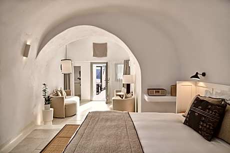 Charisma Pool Suite with Caldera View