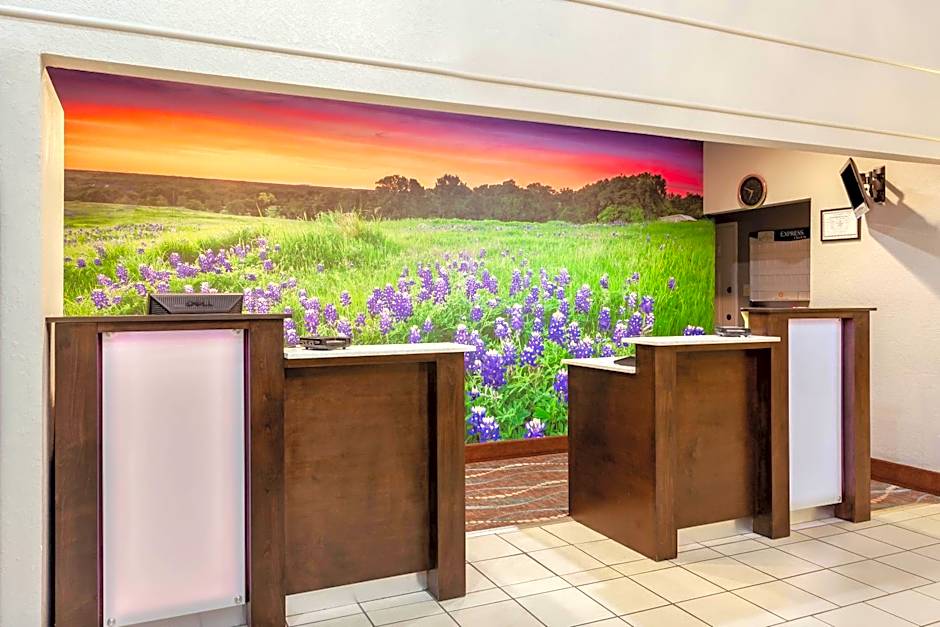 La Quinta Inn & Suites by Wyndham Kerrville