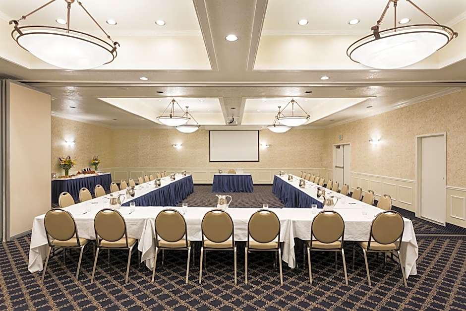 The Marina Inn on San Francisco Bay