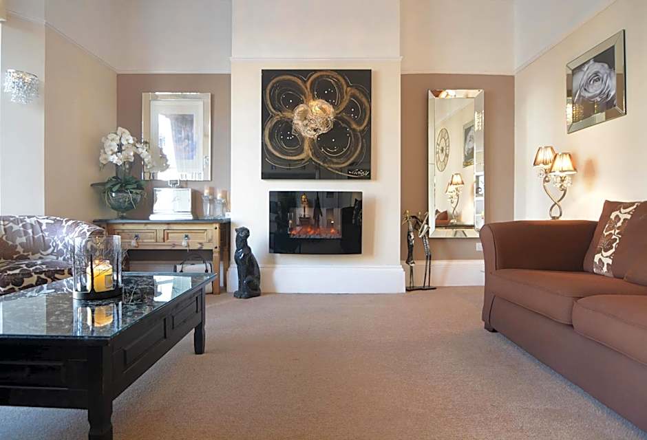 Clifton Villa - Southport