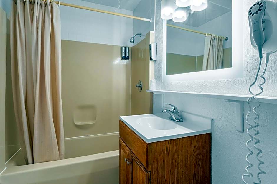 Americas Best Value Inn Jonesville Hillsdale