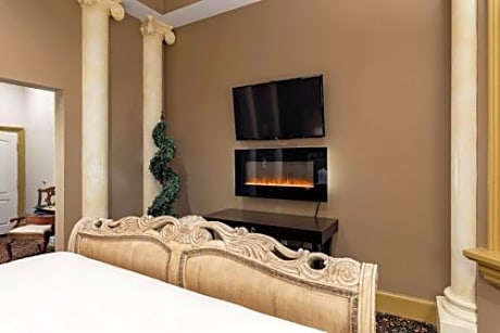 Buckingham King Room with Whirlpool - Non-Smoking