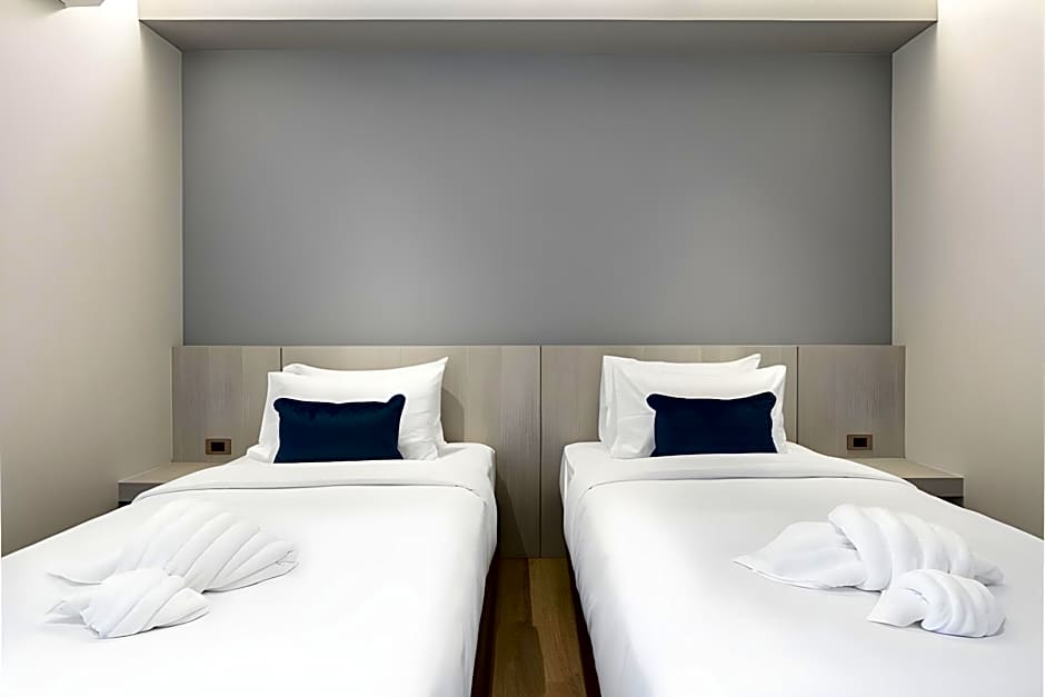 XOTEL
