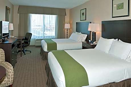 2 Queen Beds Standard