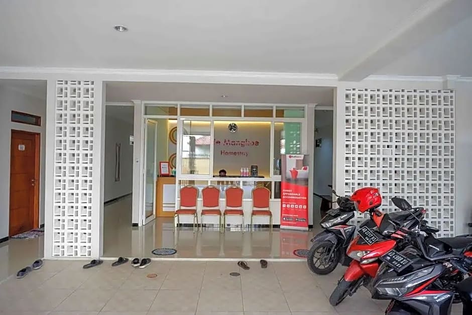 De Mangkoe Homestay by RedDoorz – Banjarsari, Surakarta, SD