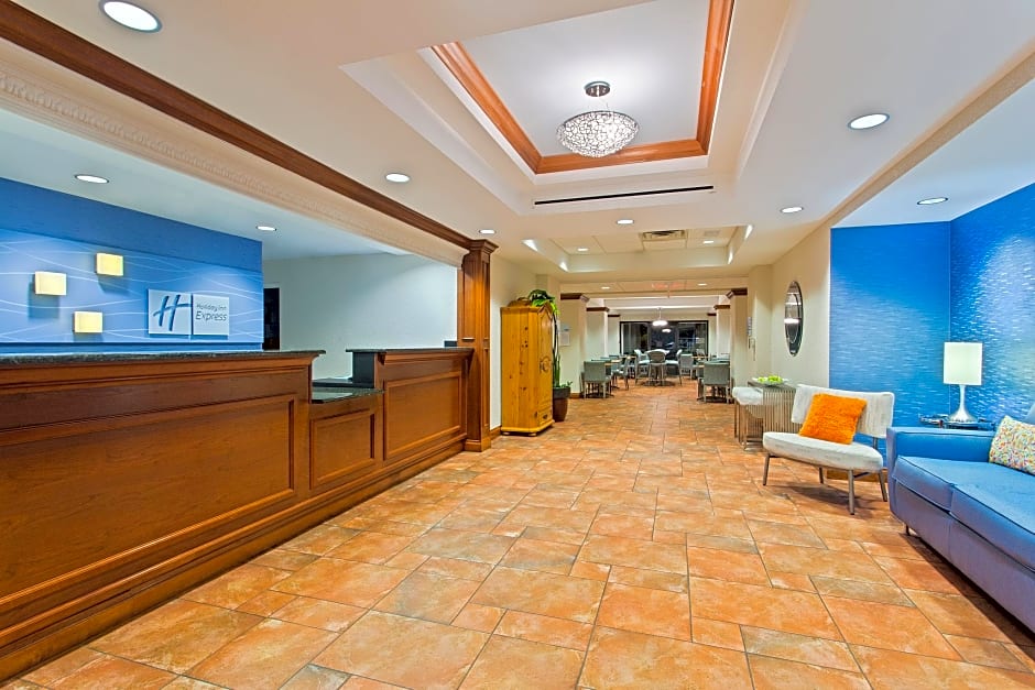 Holiday Inn Express Hotel & Suites Clearwater North/Dunedin