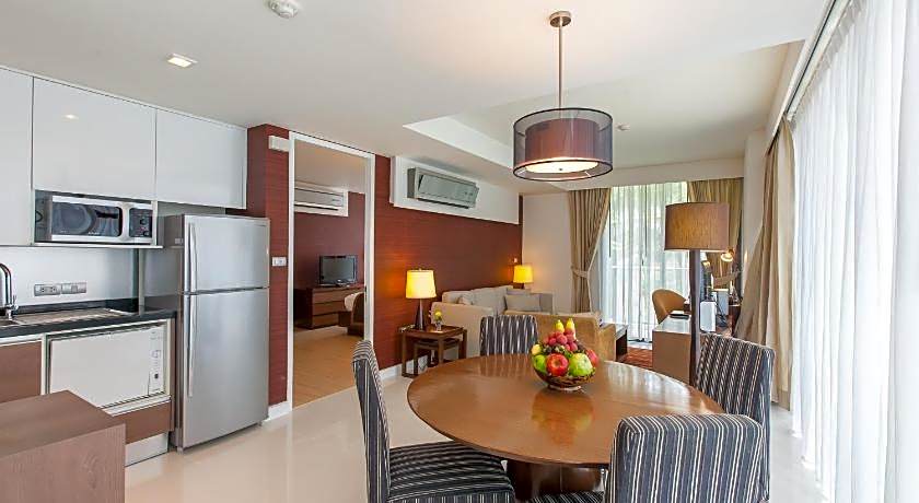 Oakwood Residence Sukhumvit 24 Hotel