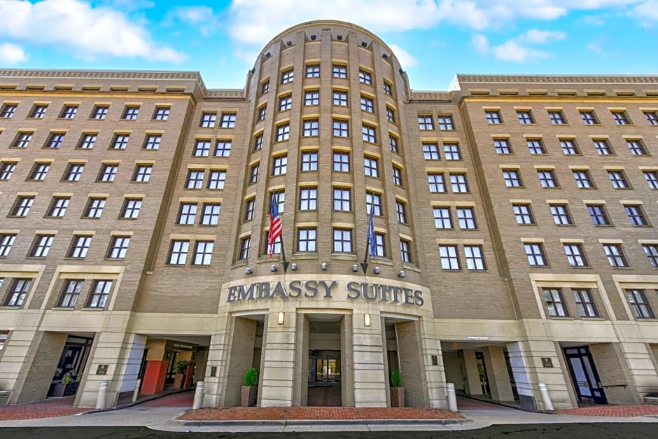 Embassy Suites By Hilton Hotel Alexandria-Old Town