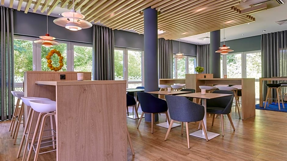 Holiday Inn Express Cologne Troisdorf By IHG