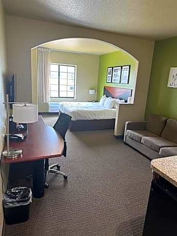 King Suite - Accessible/Non-Smoking