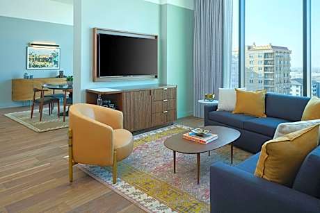 Adams Tower, 1 Bedroom Penthouse Suite, 1 King, Sofa bed, Urban view, Top floor, Tub, Balcony