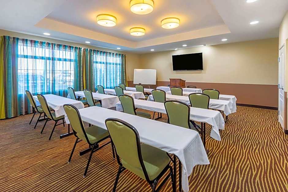 La Quinta Inn & Suites by Wyndham Artesia