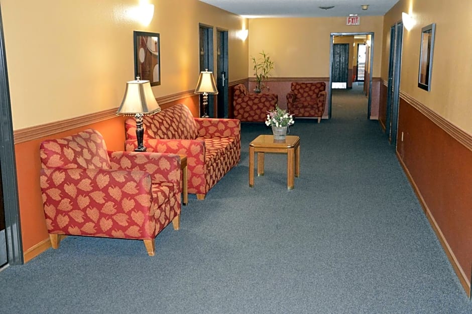 Burnsville Inn & Suites