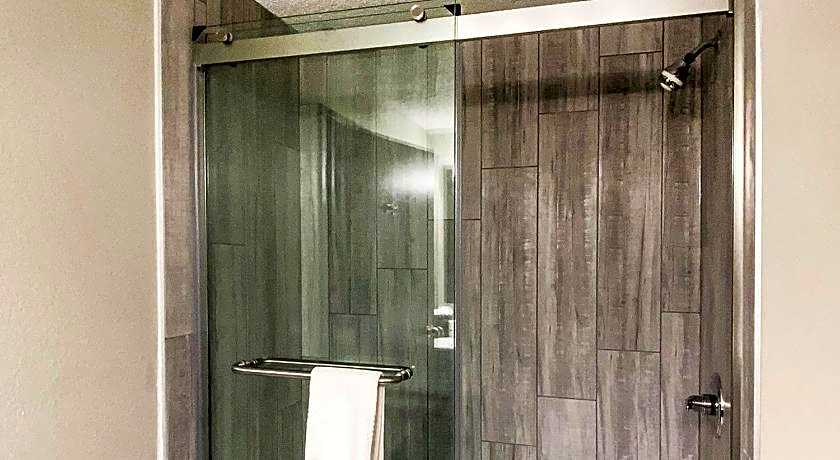 Suburban Extended Stay Roseville – Roseville, MI