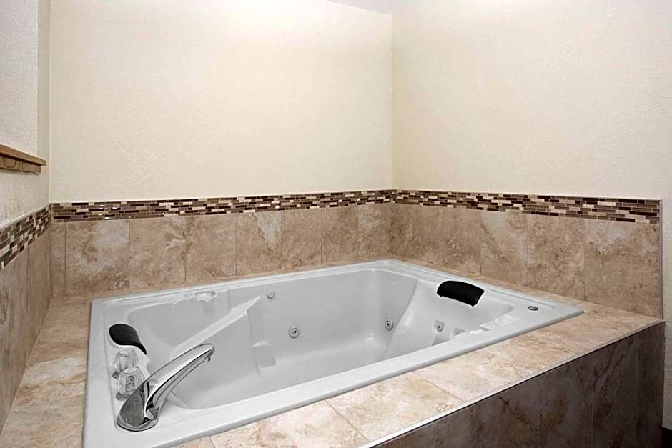 AmericInn by Wyndham Mount Pleasant