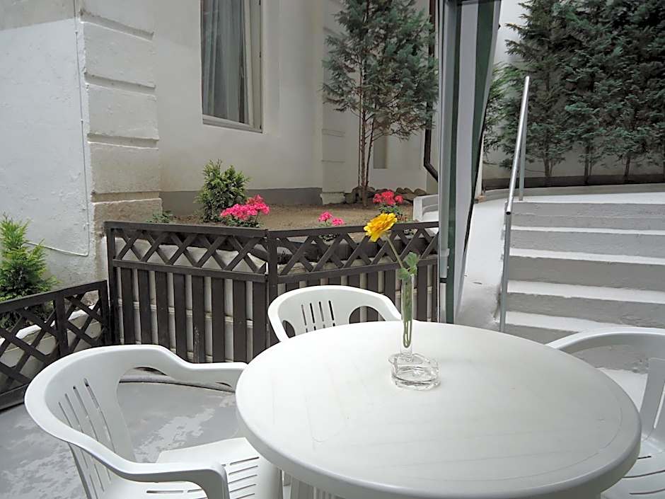 Hotel Adam