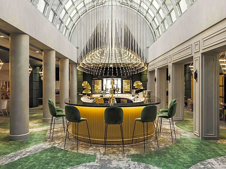 Le Louis Versailles Château Hotel-MGallery