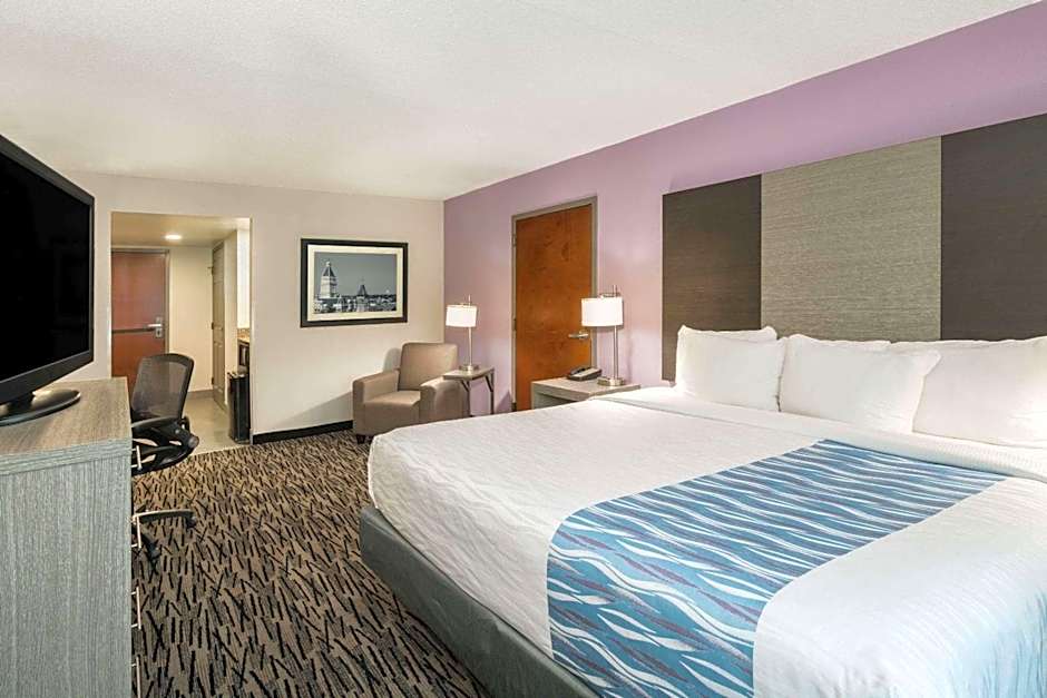 La Quinta Inn & Suites by Wyndham Clarksville