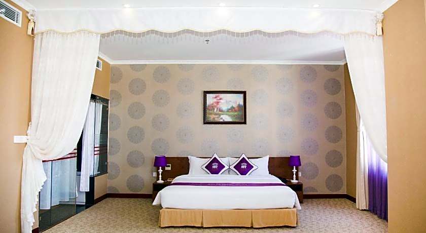 Hai Ba Trung Hotel and Spa