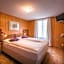 Hotel Tell and Apartments