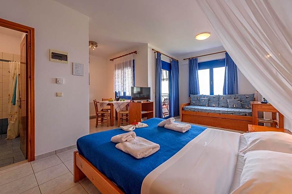 Finikas Studios & Apartments - Kalamaki Holidays