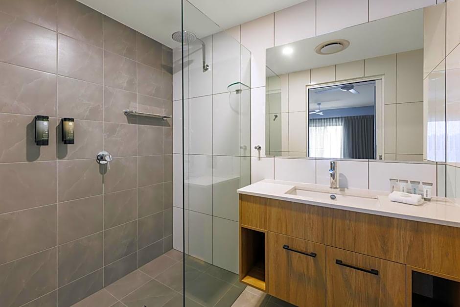 Best Western Plus North Lakes Hotel