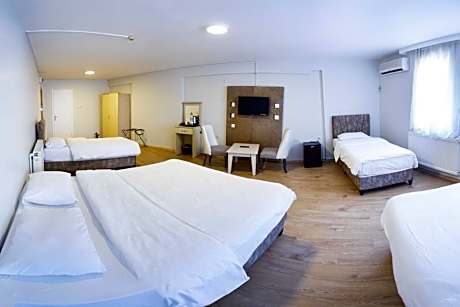 Comfort Triple Room