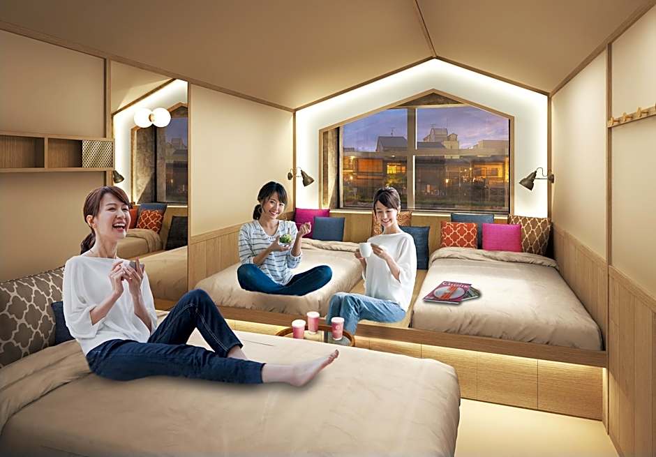 CAFETEL KYOTO SANJO for Ladies - Hostel, Caters to Women