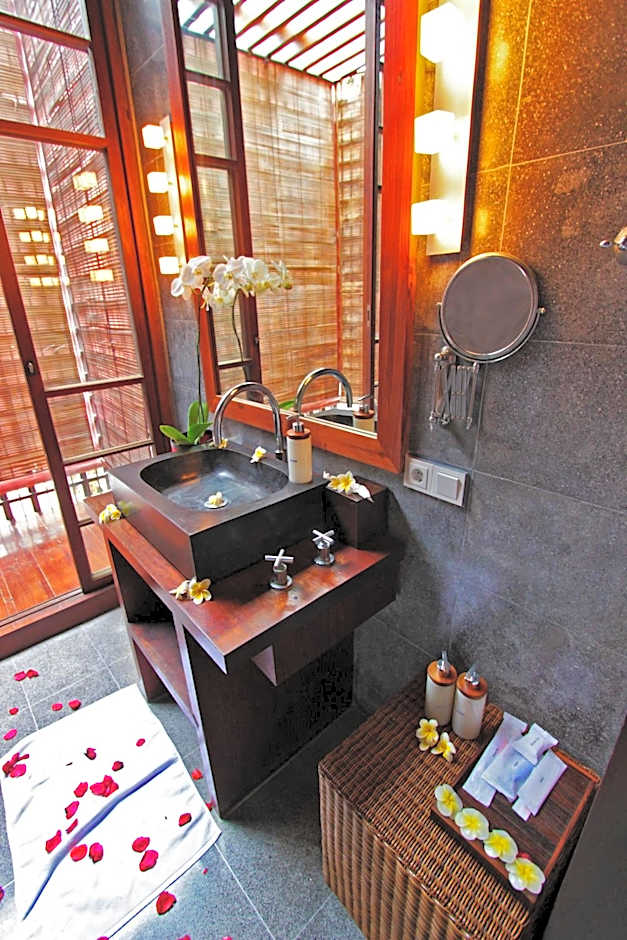 Villa Samudra Luxury Beachfront