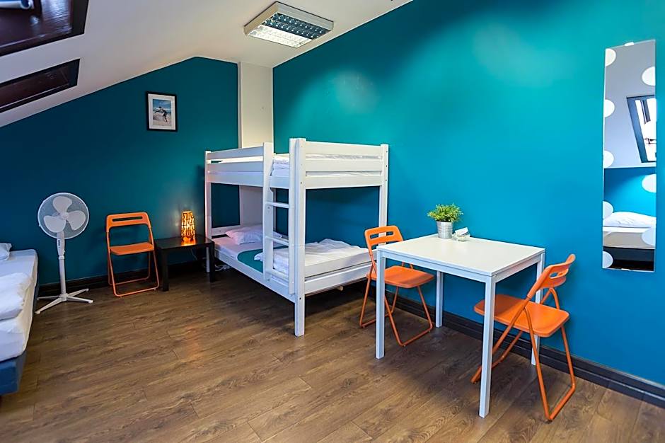 Hello Hostel & Apartments