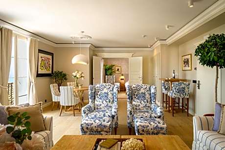 Junior Suite with Balcony