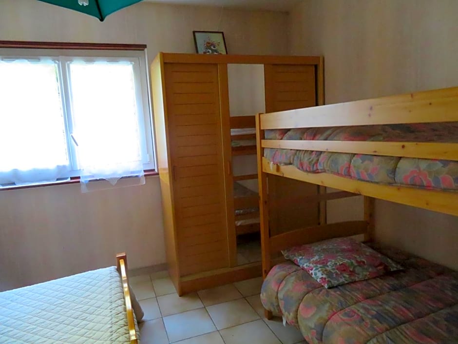 CHAMBRE D'HOTES LES MENHIRS