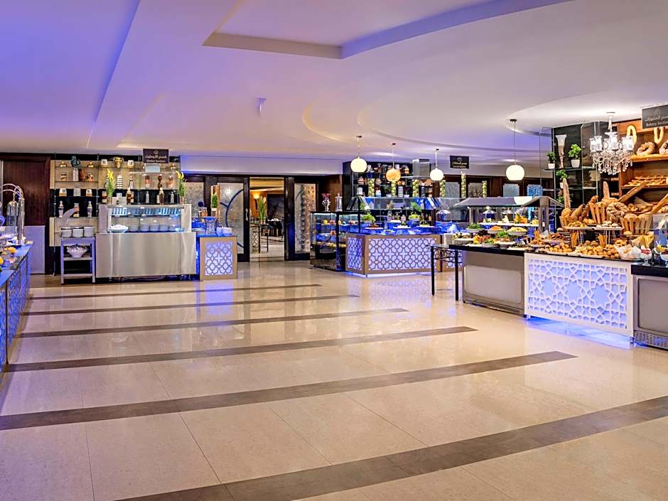 Anwar Al Madinah Movenpick Hotel