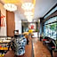 Lynlan Hostel & Cafe