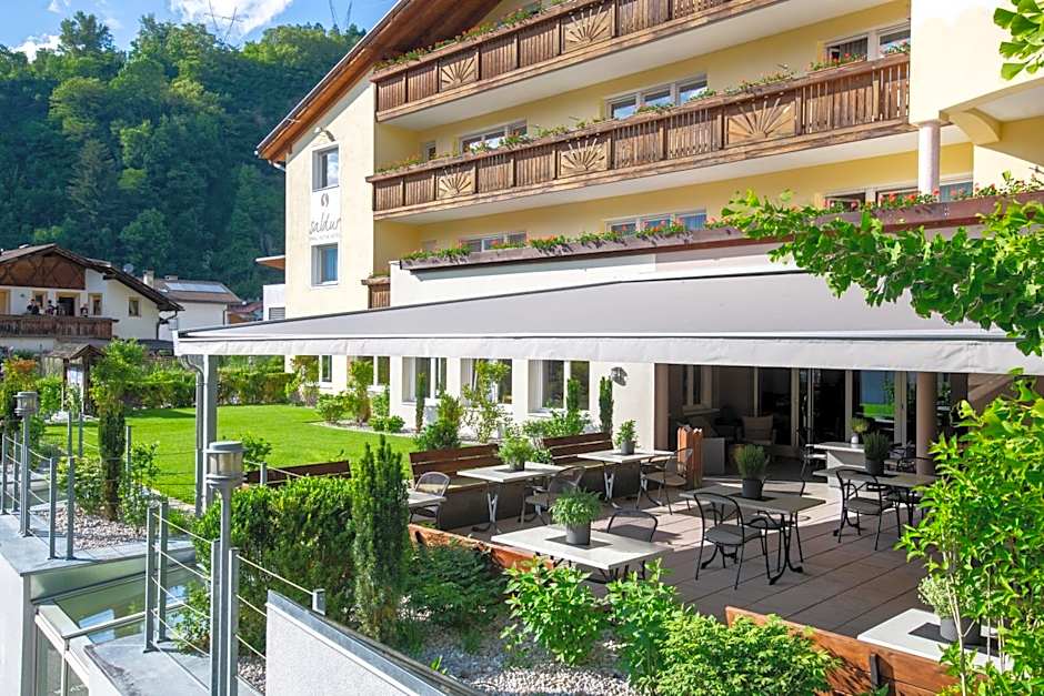 Saldur Small Active Hotel